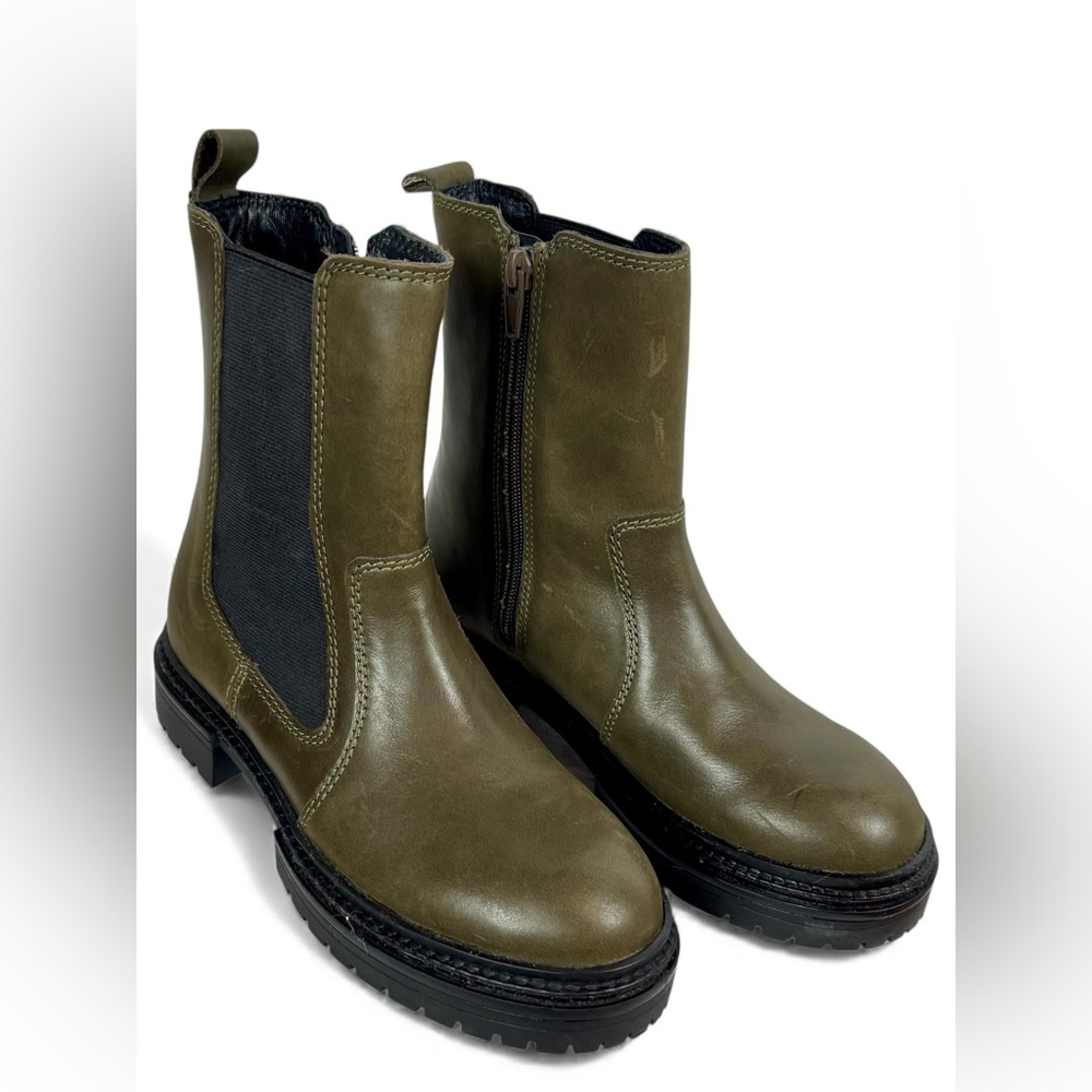 ZARA‎ Olive Green Leather Chelsea Boots
Women’s EU 35 / US 3.5 / 
Junior 4.5
